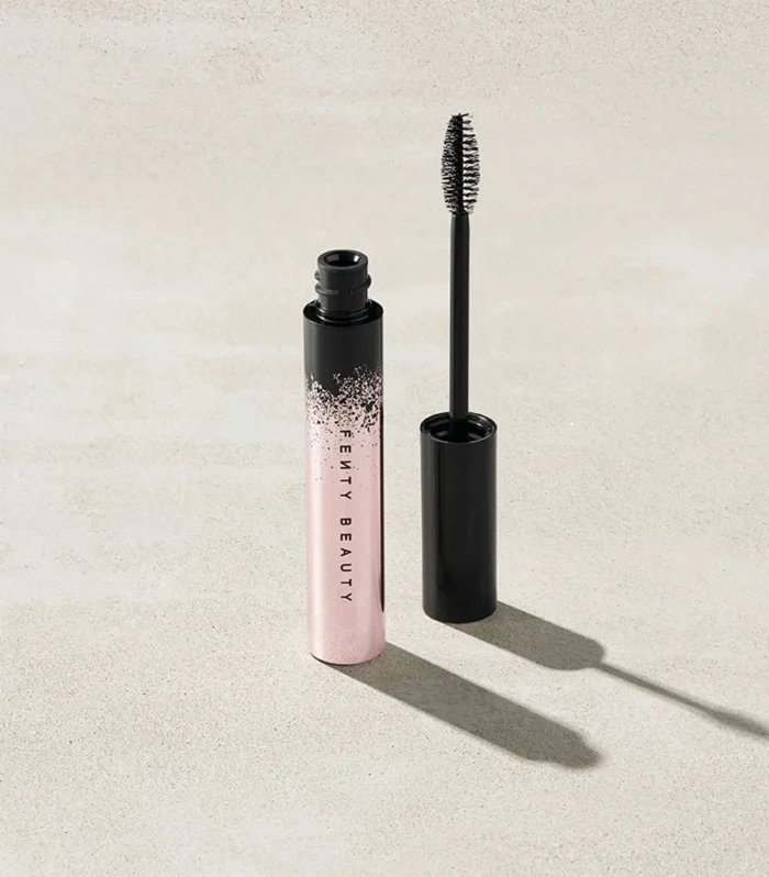FULL FRONTAL MASCARA VOLUME AMPLITUDE ET COURBE, CUZ I'M BLACK
